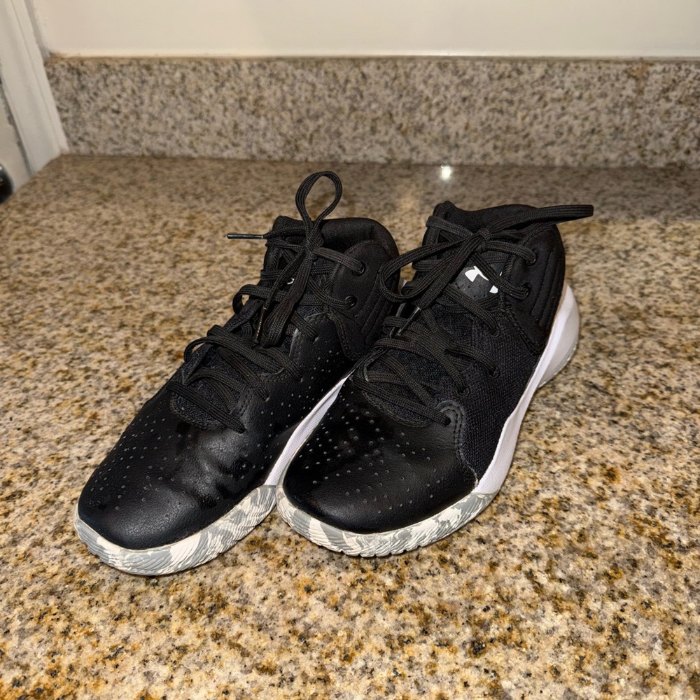Under Armour Black Athletic Shoes